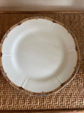 Tirschenreuth Bavaria "Palais" Scalloped Edge Dinner Plate - 10 1/2"